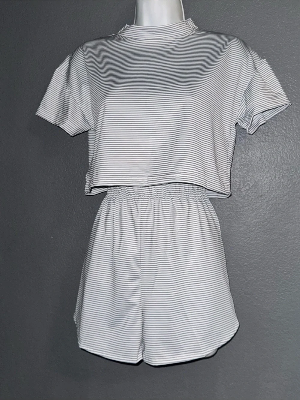 Women’s Matching Pajama Set Short Sleeve Top & Shorts Grey/White Medium